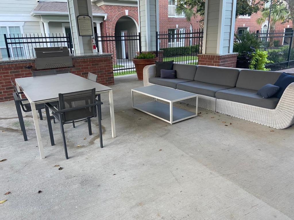 Spacious Apartments In The Woodlands, Tx Esterno foto